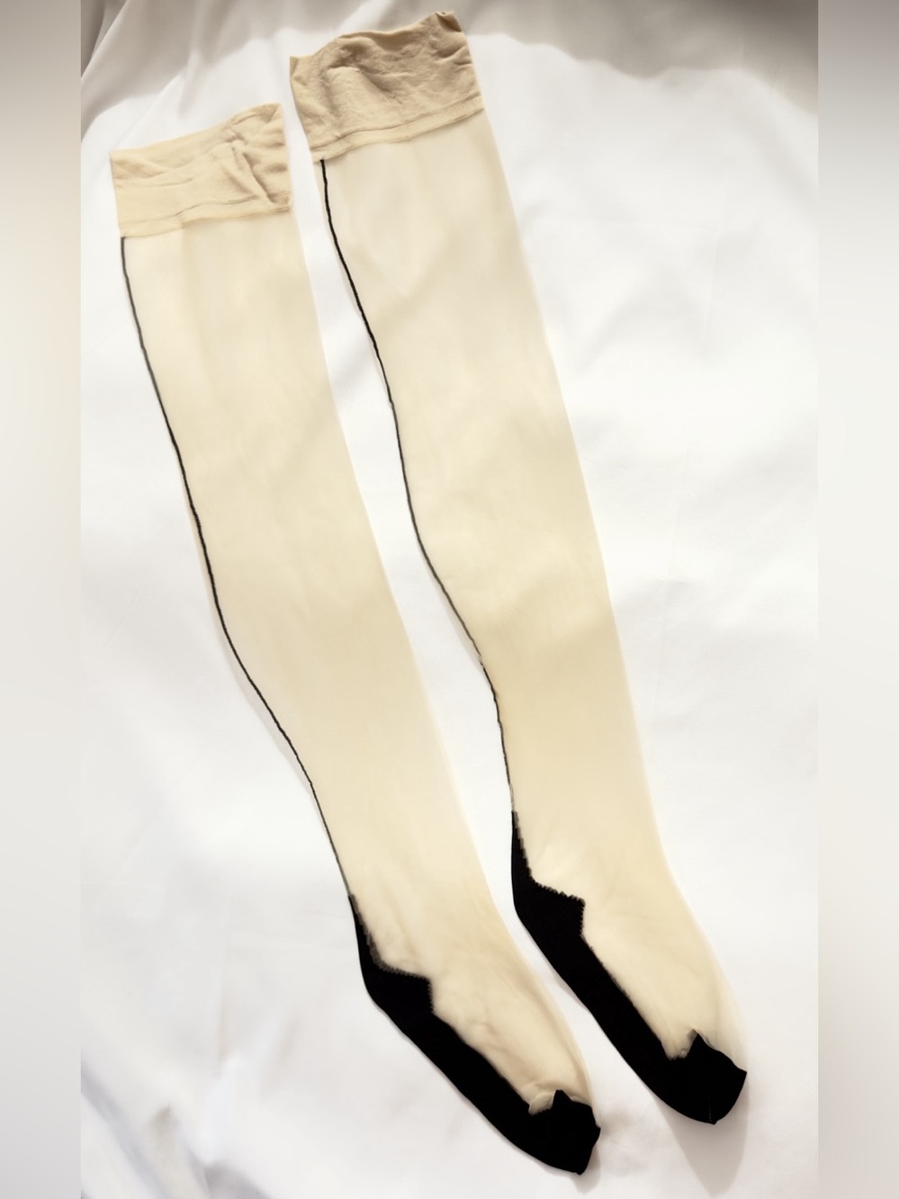 NWOT GIO Fully Fashioned Contrast Cuban Heel Stockings Natural/Black 30”